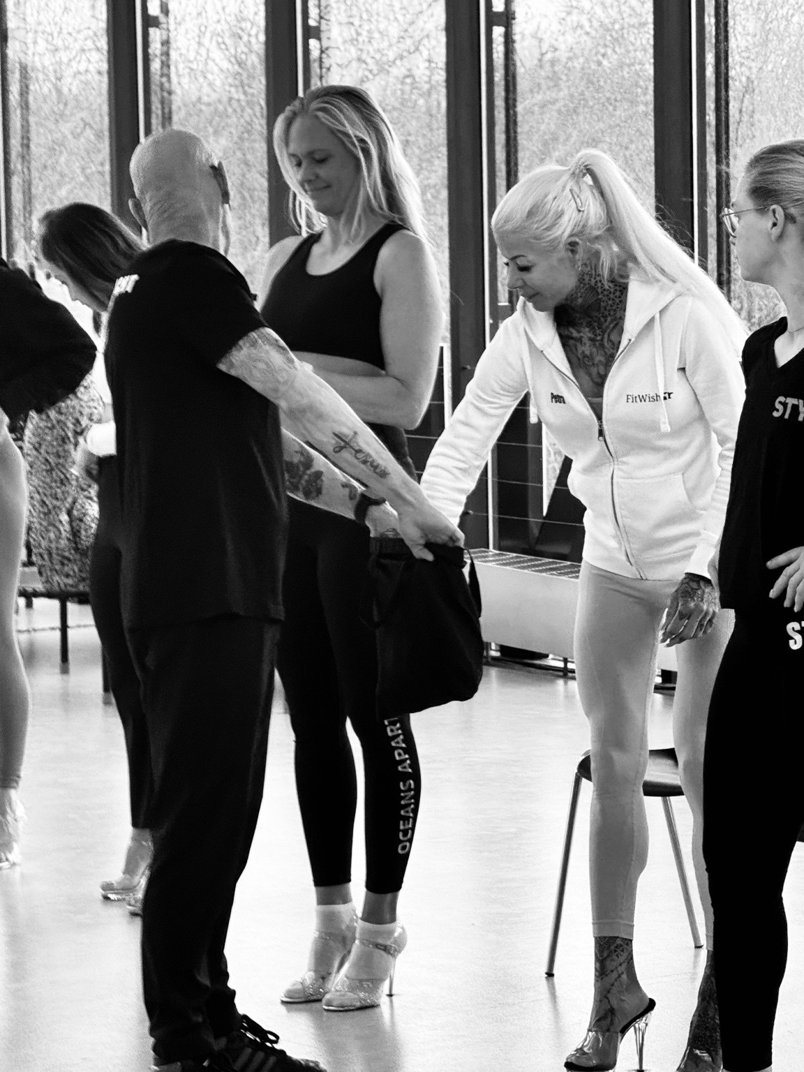 Athletinnen auf der Bühne – Team STY Originalfoto